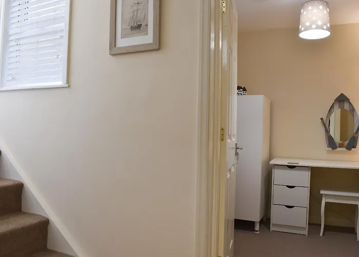 Hilltop Hideaway * 惠特比